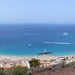 Dream View, Cristianos *