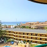 Dream View, Cristianos