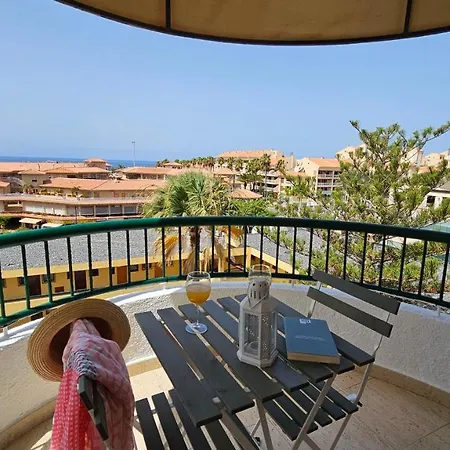 Dream View, Cristianos *