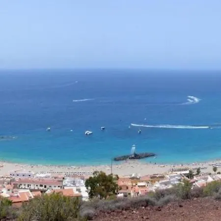 Dream View, Cristianos *