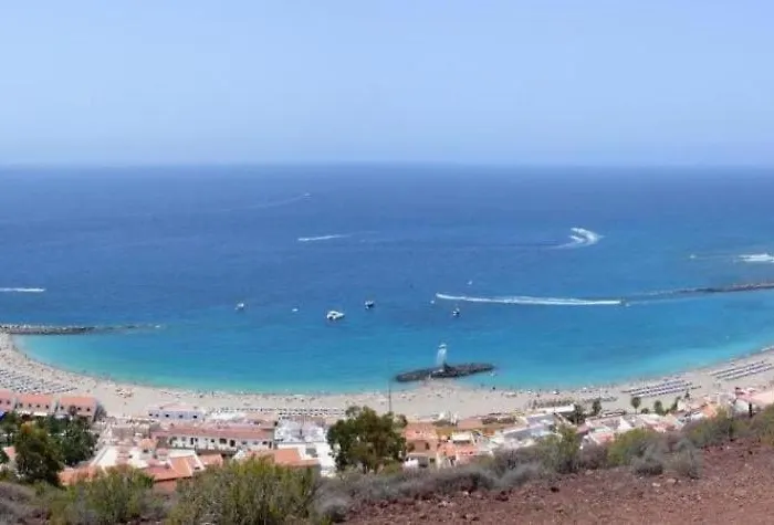 Dream View, Cristianos *