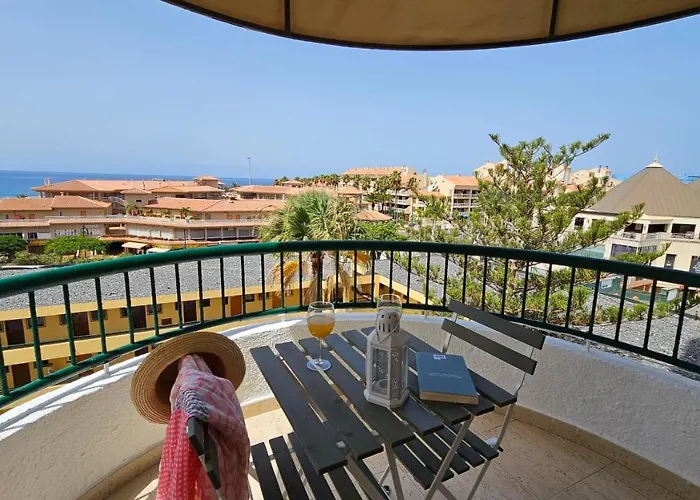 Dream View, Cristianos *